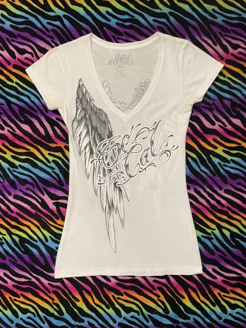 Y2K RARE SoCal No Fear Women's White V-Neck Wing Graphic Tee